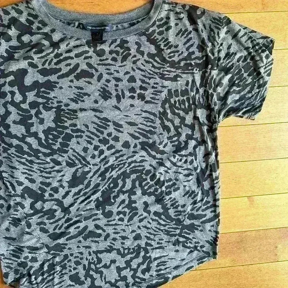 French Connection |  Black and grey leopard t shirt size small - Picture 4 of 4